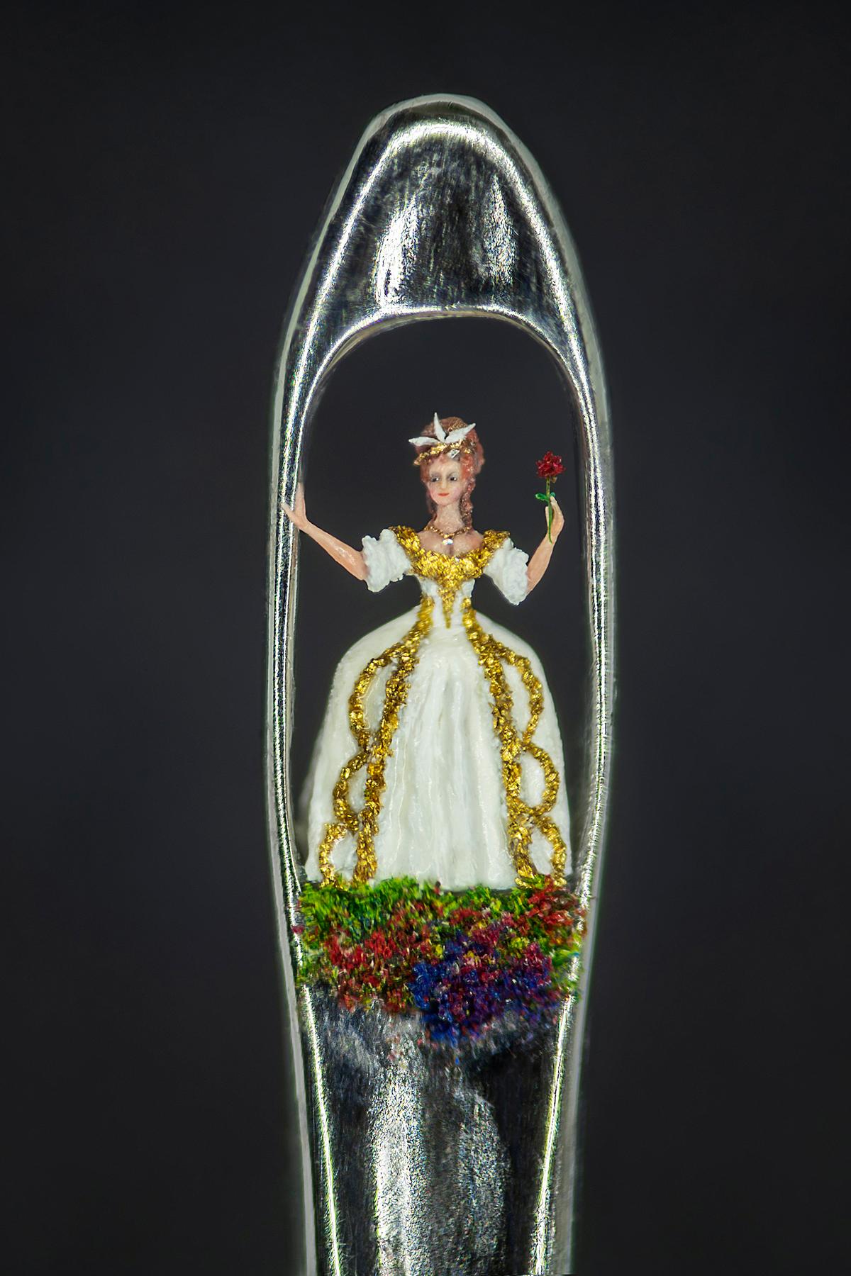 Queen Marie Antoinette. (Courtesy of Paul Ward Photography via Willard Wigan)