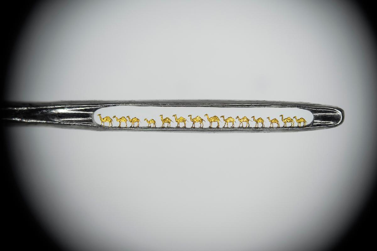 "14 Camels in the Eye of Needle." (Courtesy of Paul Ward Photography via Willard Wigan)