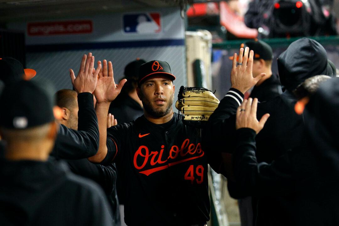 Albert Suárez Holds Down A’s as Orioles Win for 7th Time in 9 Games, 3–2