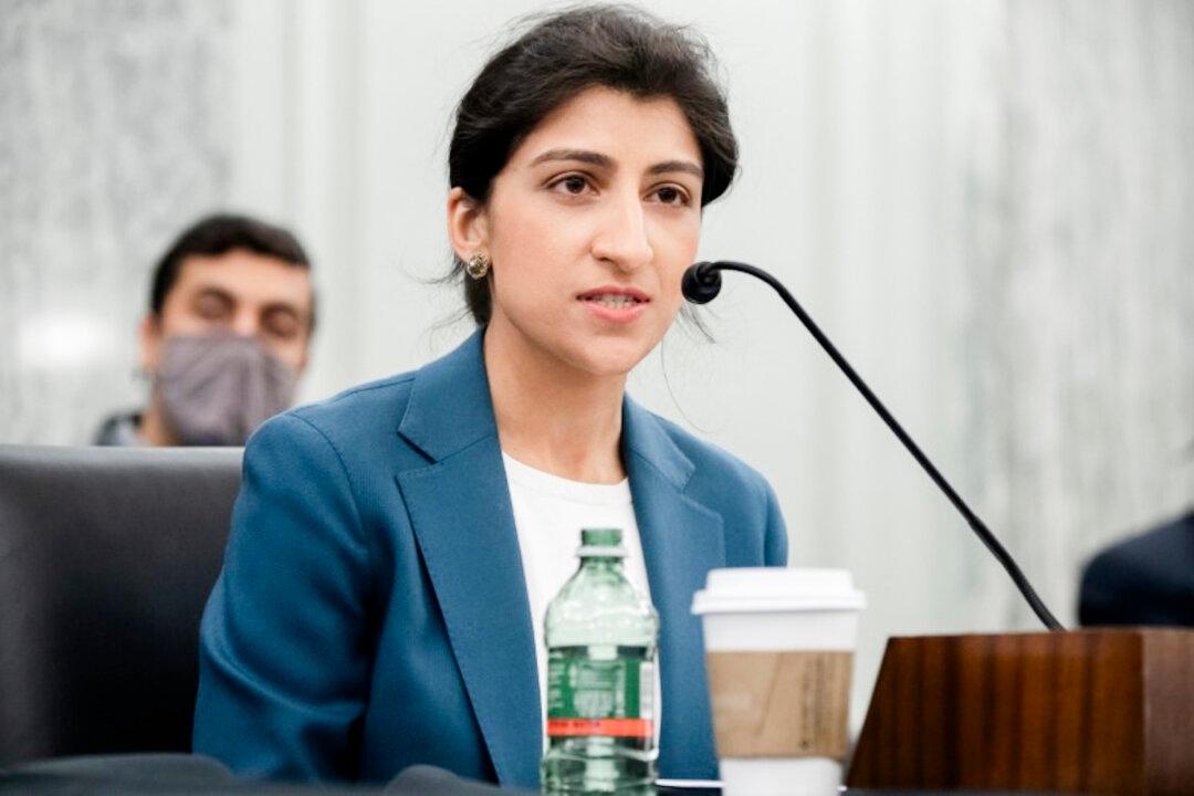 Biden Admin Bans Non-Compete Agreements Amid Opposition From Business Groups