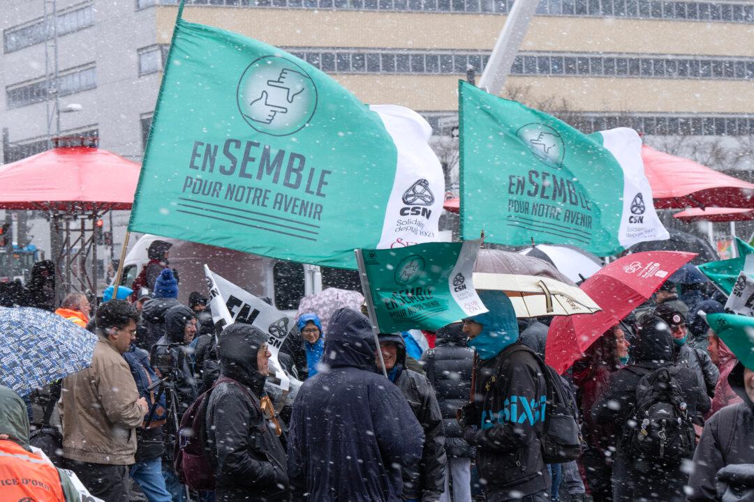Quebec Liquor Store Employees Walk Off the Job as Two-Day Strike Begins