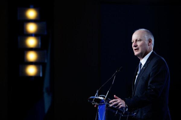 Woodside chairman Richard Goyder speaks at an event in Sydney, Australia, on July 17, 2014. (Lisa Maree Williams - Pool/Getty Images)