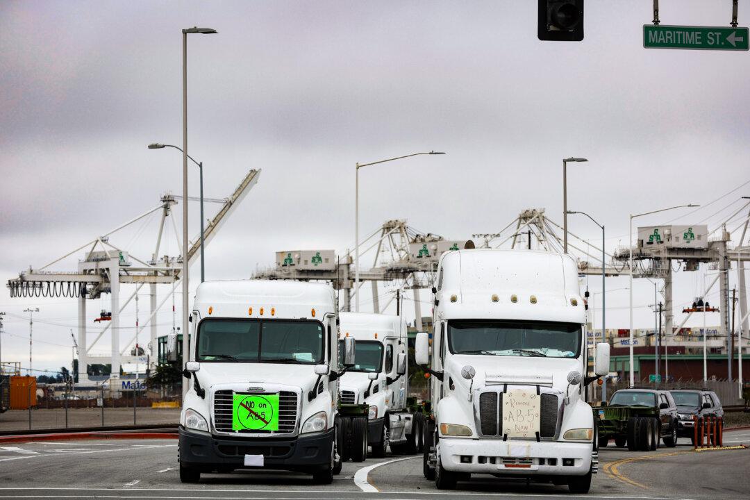 ‘Zero Emissions’ Freight: Biden Spending $1.5 Billion to Electrify US Trucking Industry