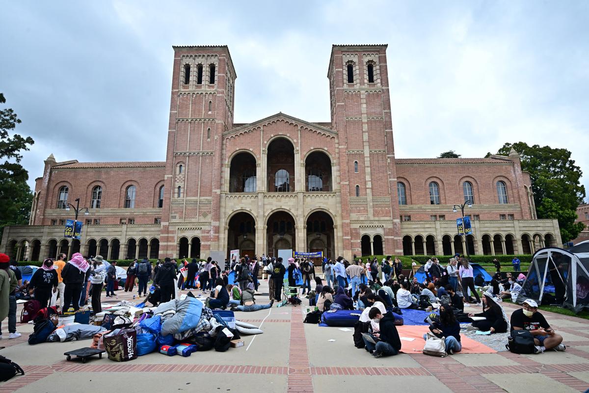 University of California Orders Enforcement of Encampment, Mask Bans