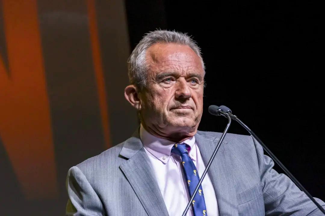 RFK Jr. Challenges Trump to Debate at Libertarian National Convention