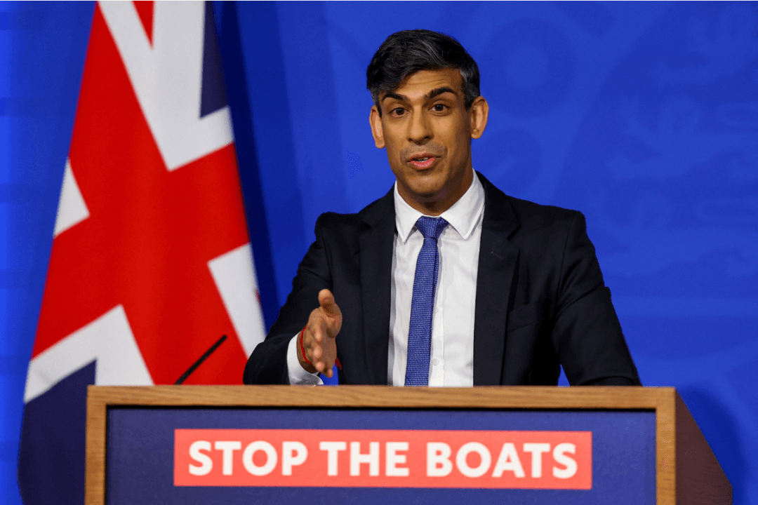 50 Migrants Detained for Rwanda Deportation Flights Freed on Bail: Lawyers