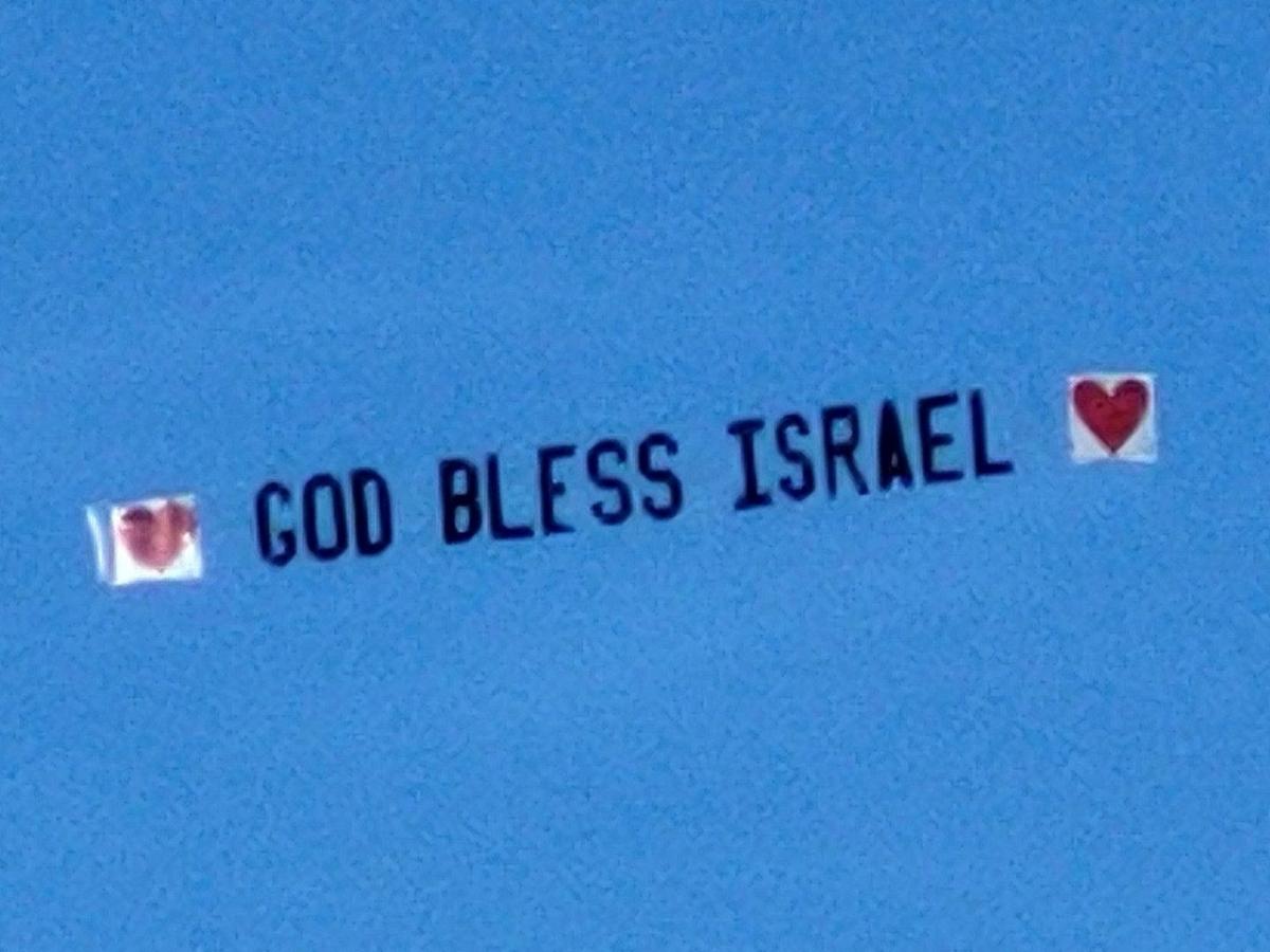 Texas Company Flies Pro-Israel Banners Over Universities