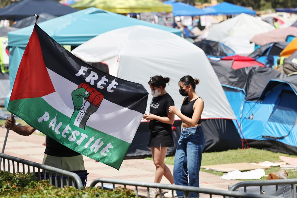 Judge Orders UCLA to Create Plan to Protect Jewish Students on Campus