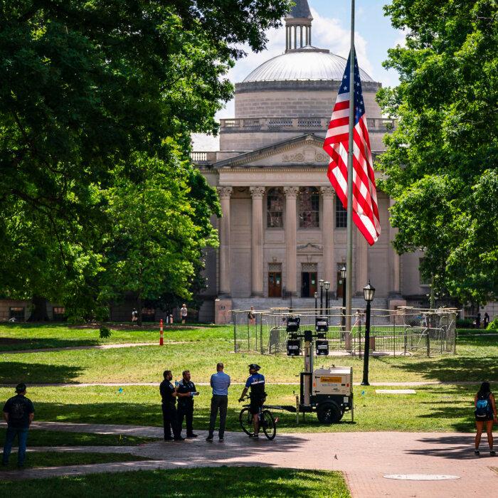 Fraternity Brothers Rush to Save American Flag From Pro-Palestinian Protesters at UNC