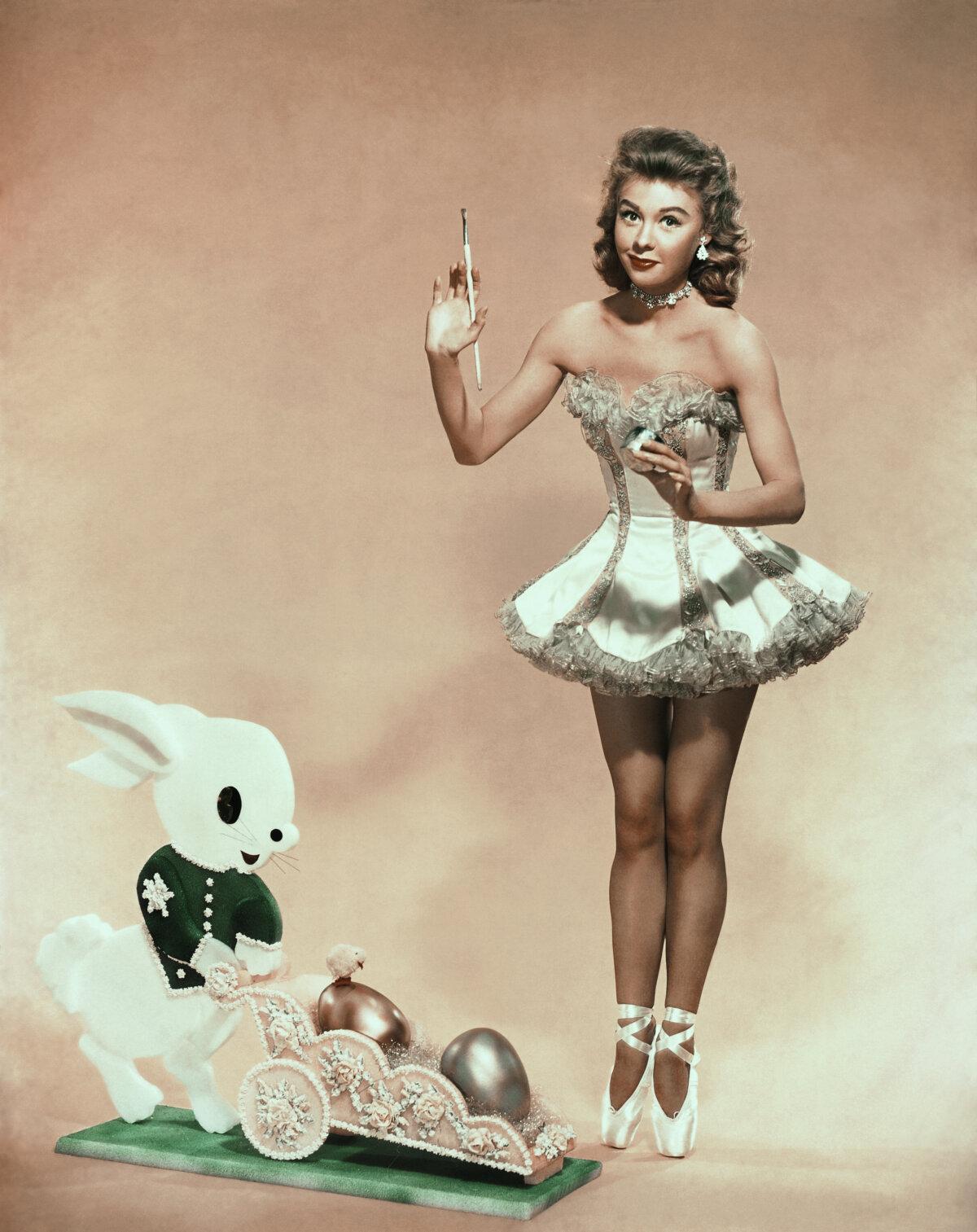 Ivy Smith (Vera-Ellen) dances "en pointe," in "On the Town." (MGM)