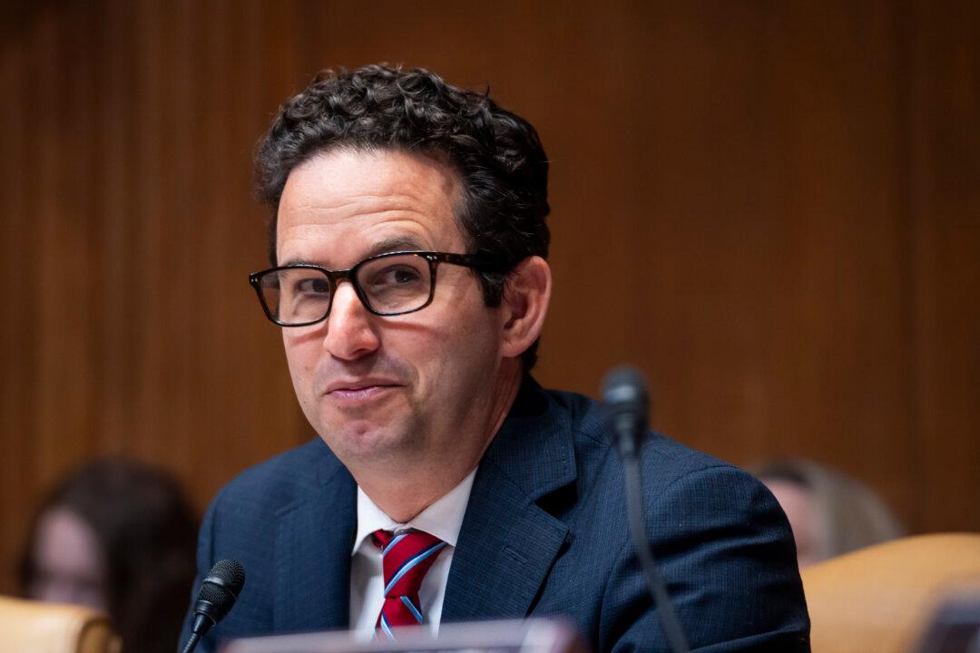 Democratic Senator Says He'll Put a Hold on Trump’s State Department Nominations