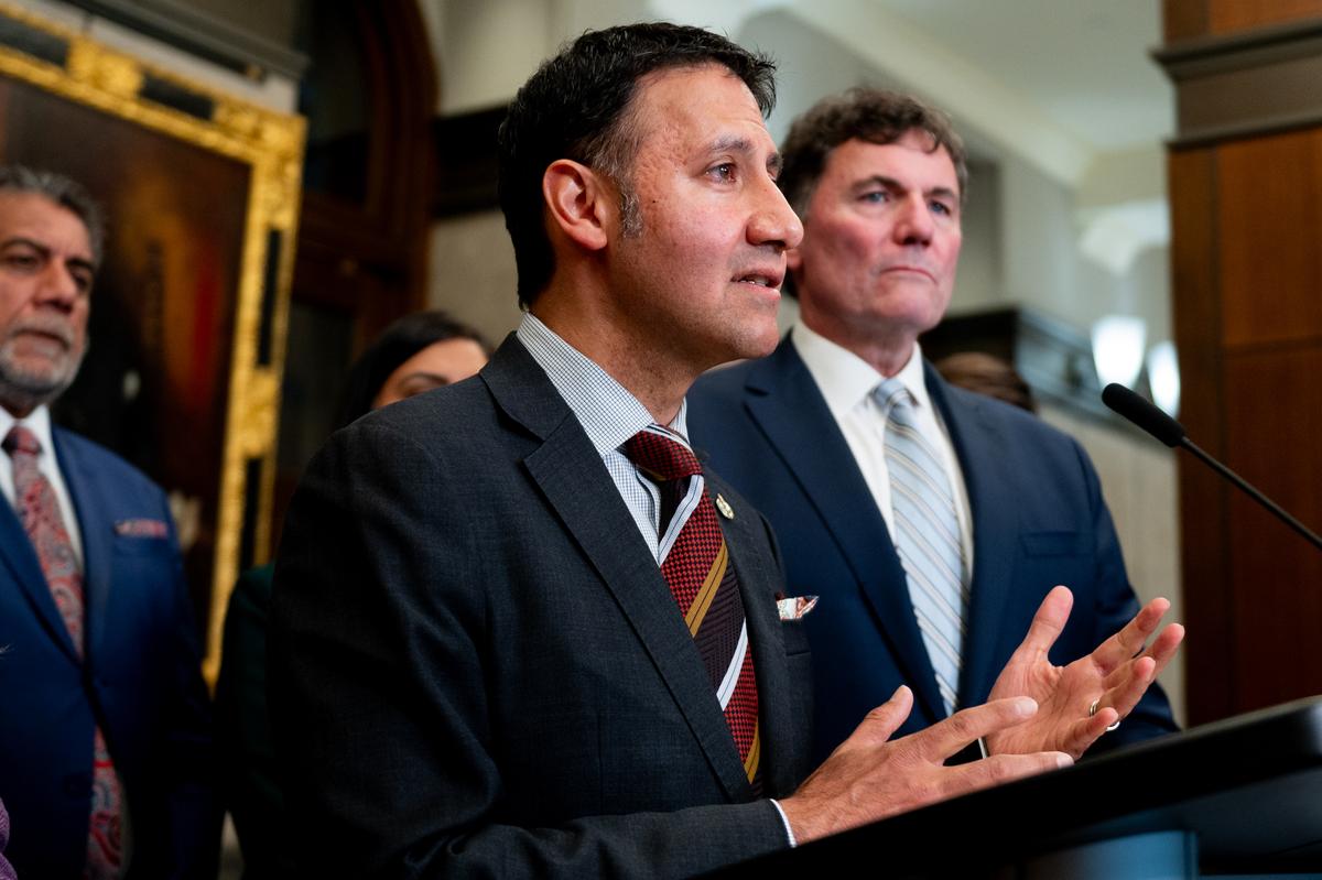 Separate Controversial Criminal Code Changes From Online Harms Act, Advocates Urge