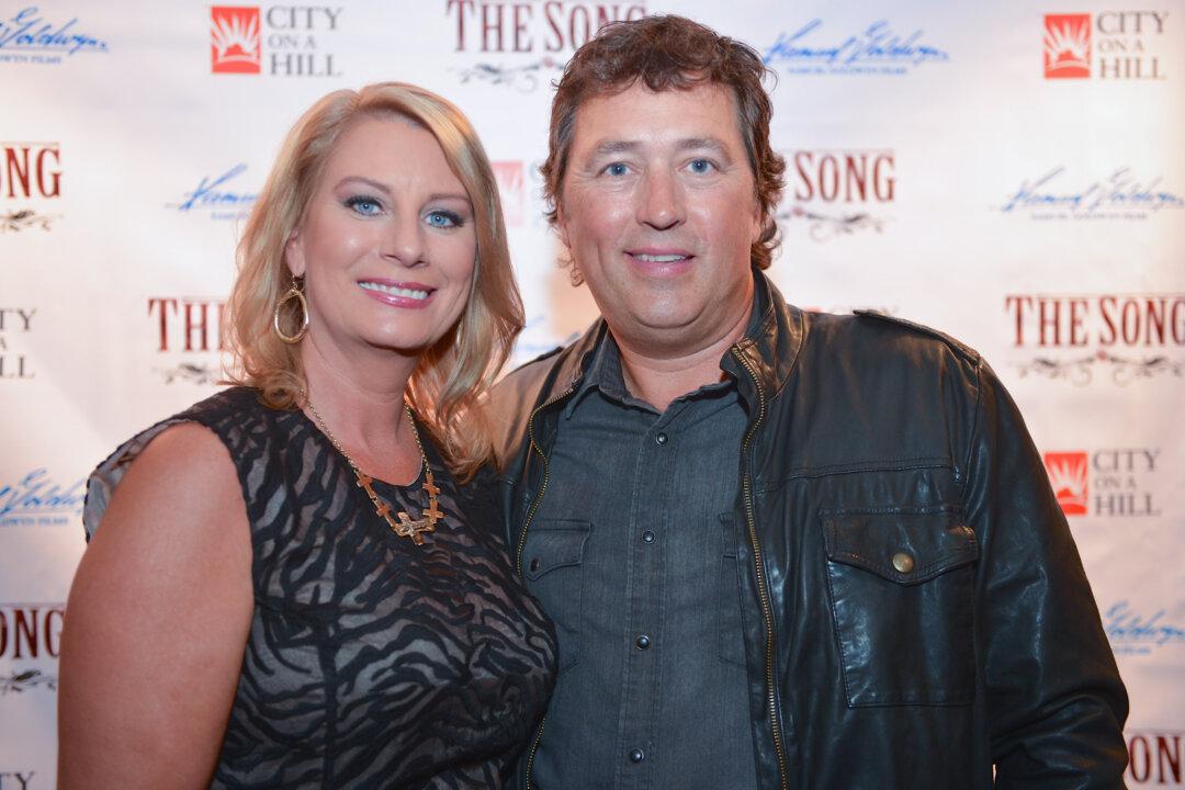 ‘Duck Dynasty’ Star Lisa Robertson Shares Reaction to Breast Cancer Diagnosis