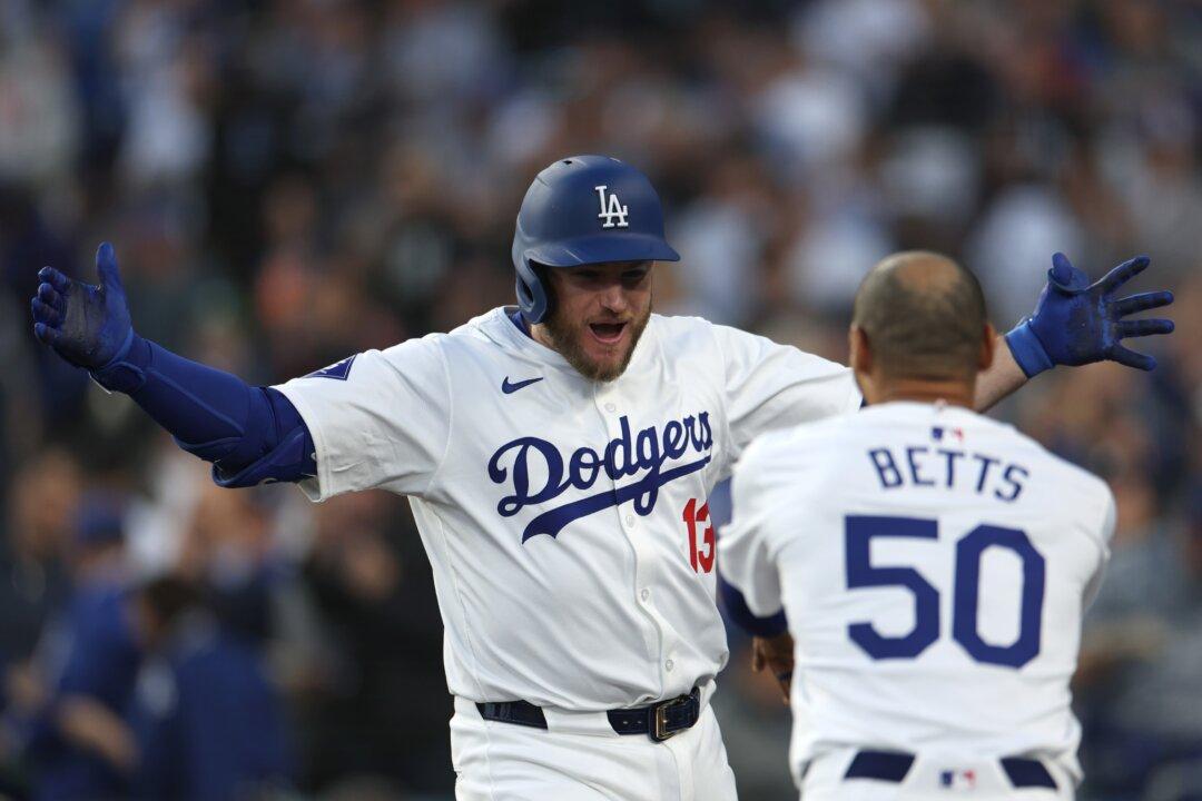 Yamamoto, Muncy Star as Dodgers Run Winning Streak to Six Games
