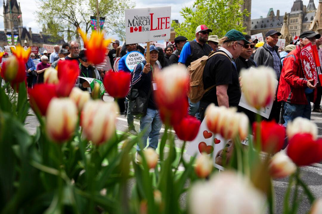 Thousands Gather in Ottawa for March for Life Event