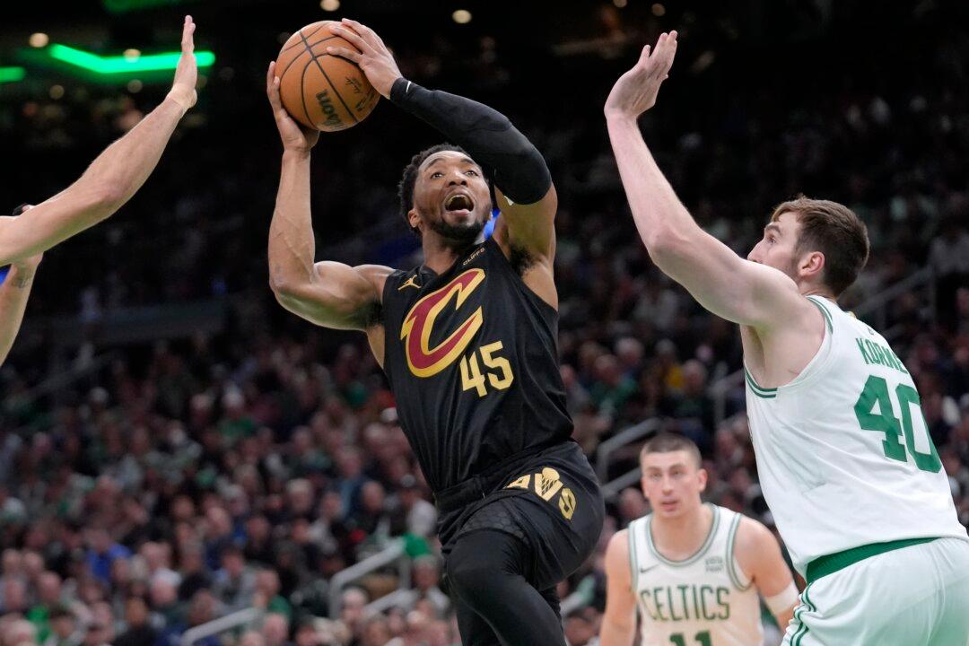 Mitchell’s 29 Points Help Cavaliers Blow out Celtics 118–94 to Even Series