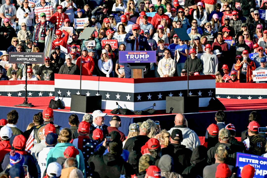 NFL Legend Lawrence Taylor Endorses Trump for President
