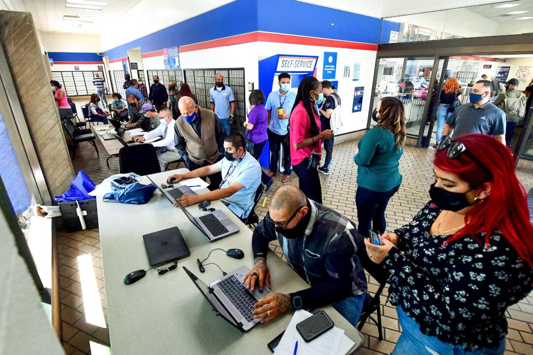 California’s Ranks of Unemployed People Swell as Economy Stalls