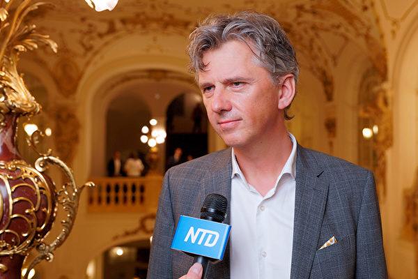 Peball Gerolf at the Shen Yun Performing Arts performance at Graz Opera on May 10, 2024. (NTD)