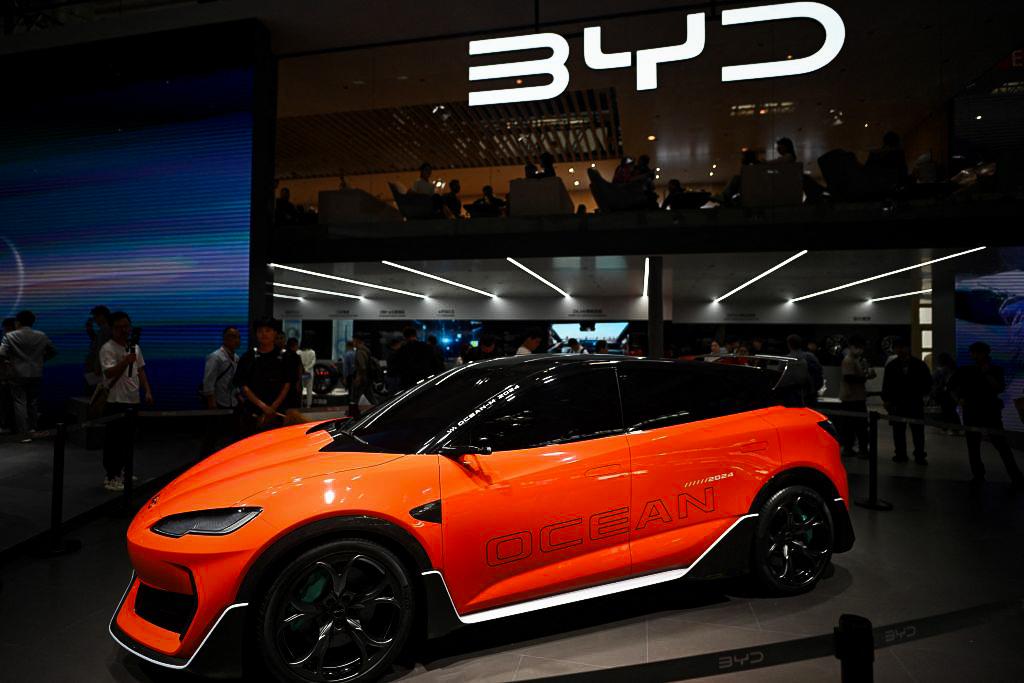 Biden Sharply Raises Tariffs on Chinese EVs, Steel, Solar Cells