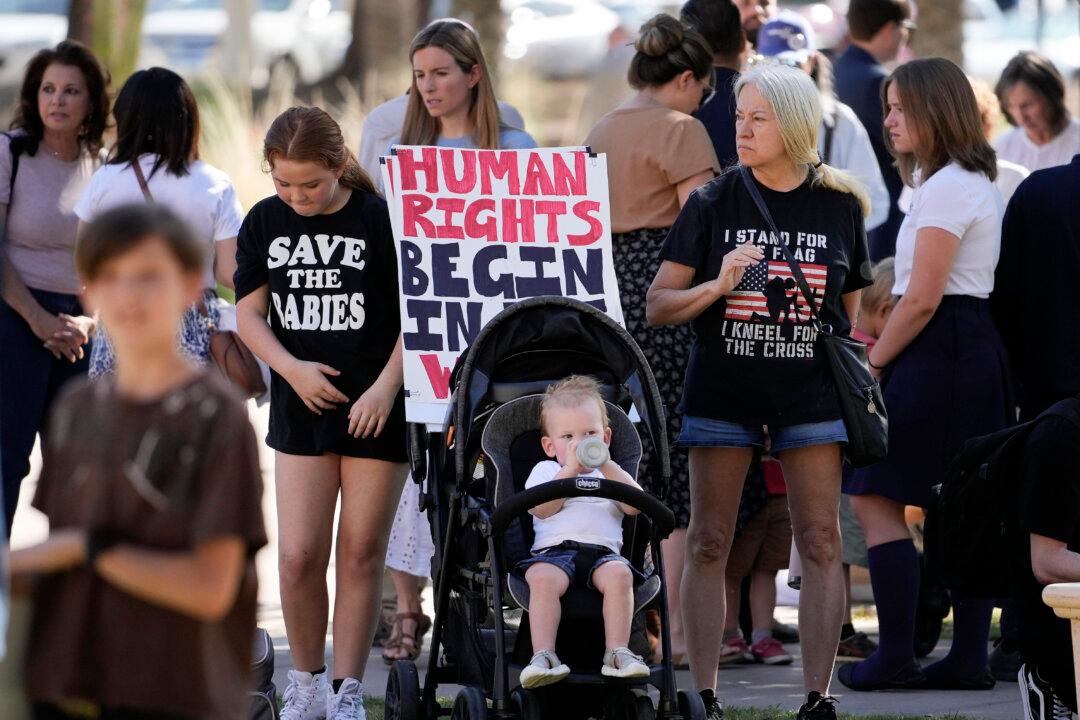Planned Parenthood Seeks to Block Arizona Abortion Ban