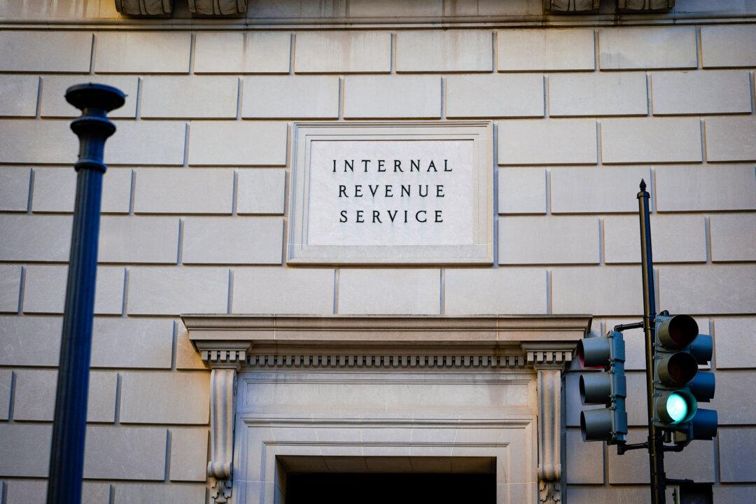 Taxpayers ‘Tricked’ Into Filing for Ineligible Credits, IRS Warns