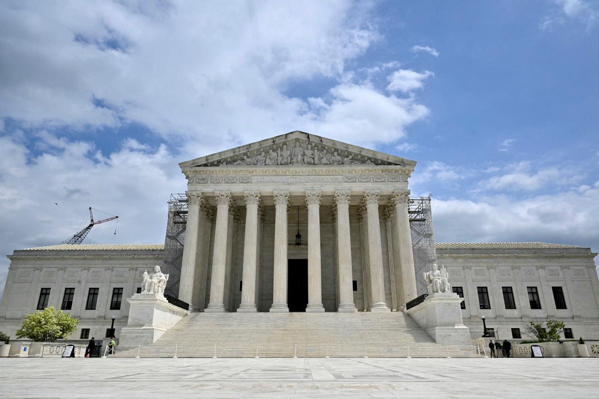 Supreme Court to Consider Alleged Mobster’s Gun Crime Conviction Appeal