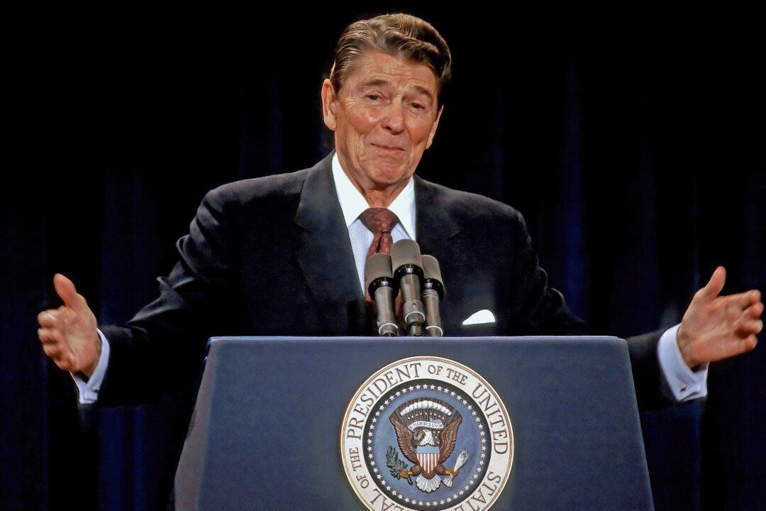 What DOGE Can Learn From Reagan and Clinton