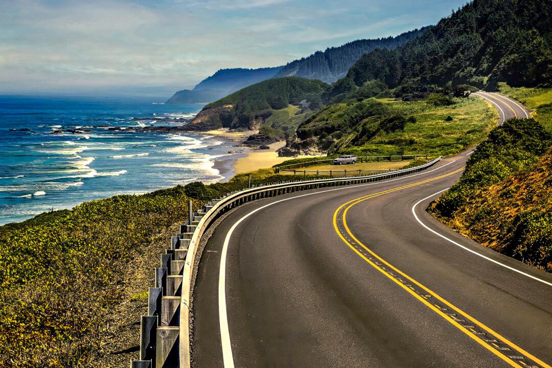 Exploring the Oregon Coast: From the Columbia River to the California Redwoods