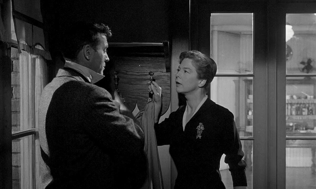 Lovebirds John Malcolm (Burt Lancaster) and Pat Cooper (Wendy Hiller), in “Separate Tables.” (United Artists)