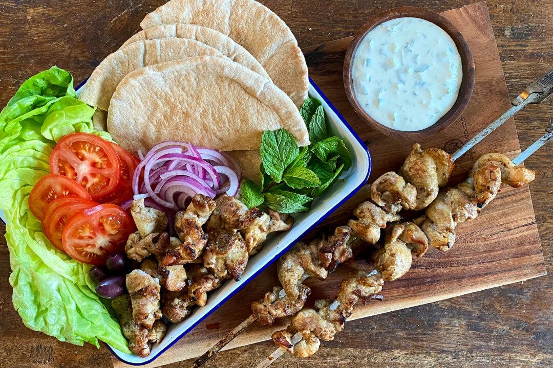 Move the Meal Outdoors With This Easy DIY Dinner