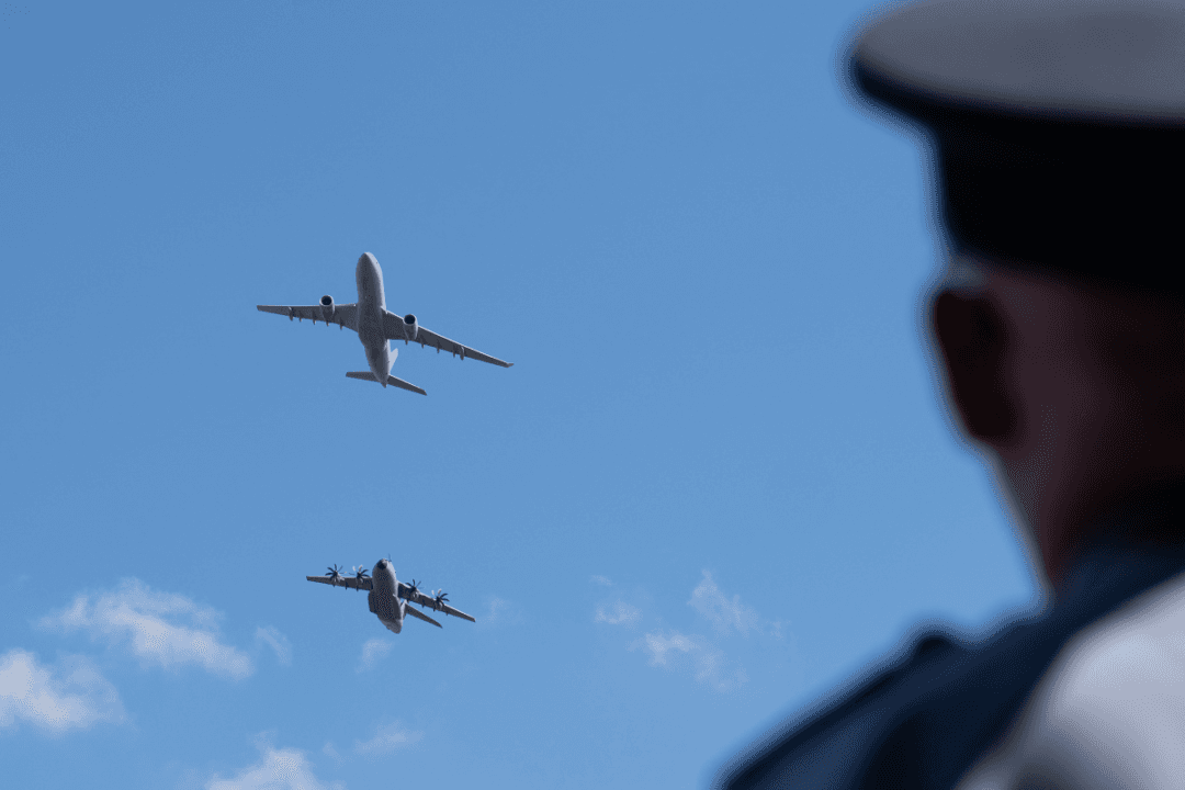 Enough Planes for D-Day Commemoration, Say Ministers