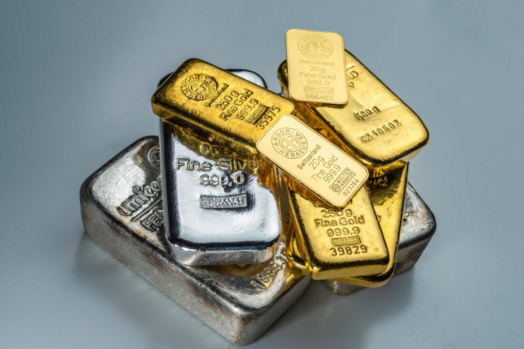 Silver Hits New Record High, Gold Edges Up