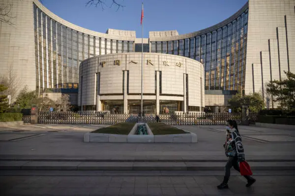 China’s Central Bank Supports Xi’s Ambitions Over Immediate Economic Needs