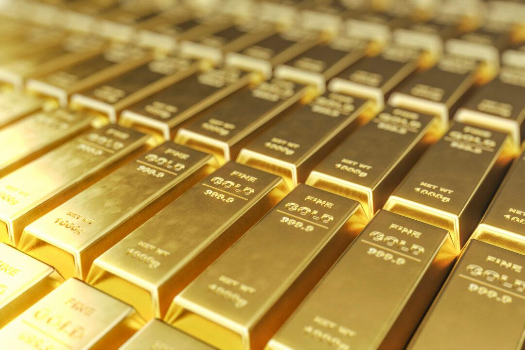 Gold Soars to New Record Above $3,100