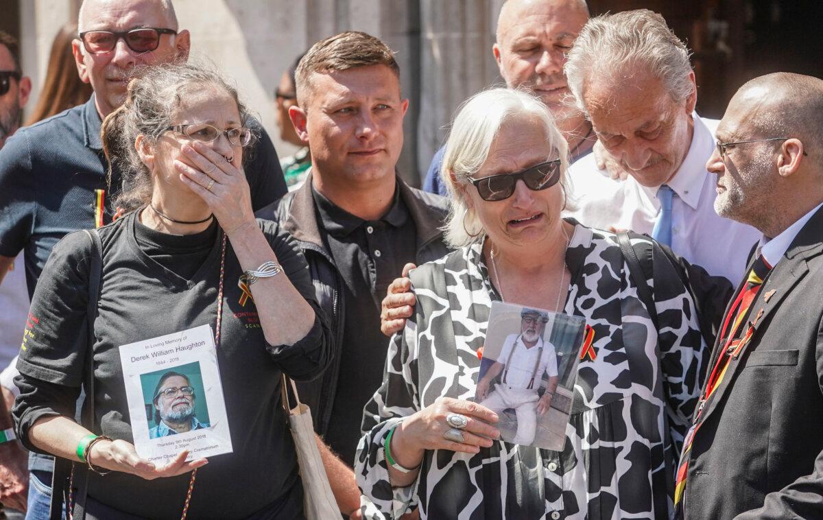 Cressida Haughton (L), whose father Derek died after receiving infected blood, and Deborah Dennis (R), whose husband Barrie also died, outside Central Hall in Westminster, London, on May 20, 2024. (Jeff Moore/PA)