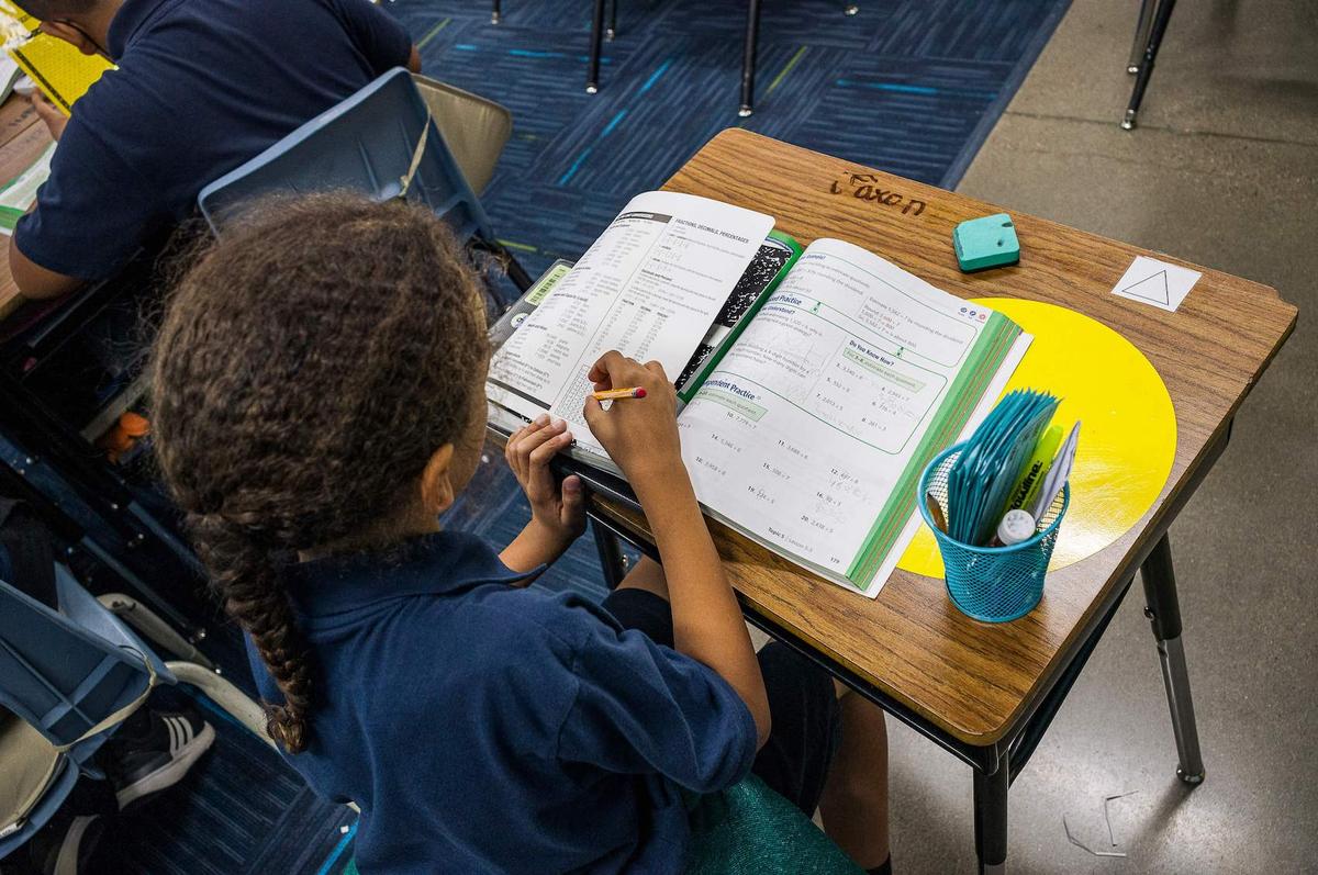 Arizona Lawsuit Challenges School District’s Choice for Dual-Language Model Over English Immersion