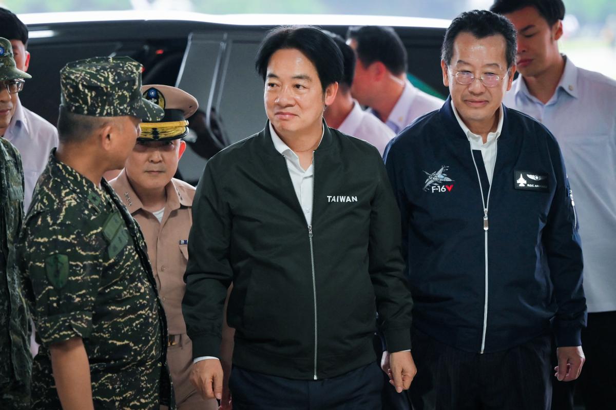 Chinese Nuclear-Powered Submarine Surfaces in Taiwan Strait