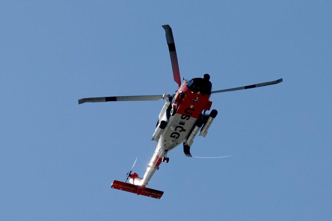 US Coast Guard Searching for 5 People After Fishing Boat Reportedly Capsized in Seas Off Alaska