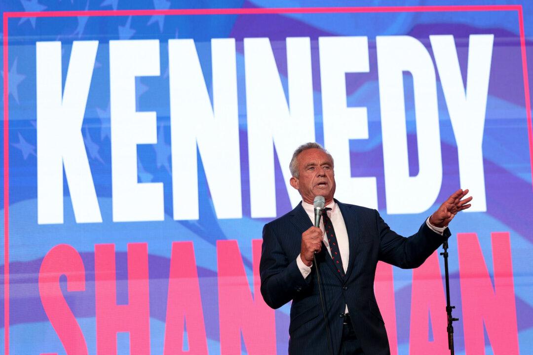 RFK Jr. Takes Aim at Trump, Biden Over Pandemic Policies in Libertarian Convention Address