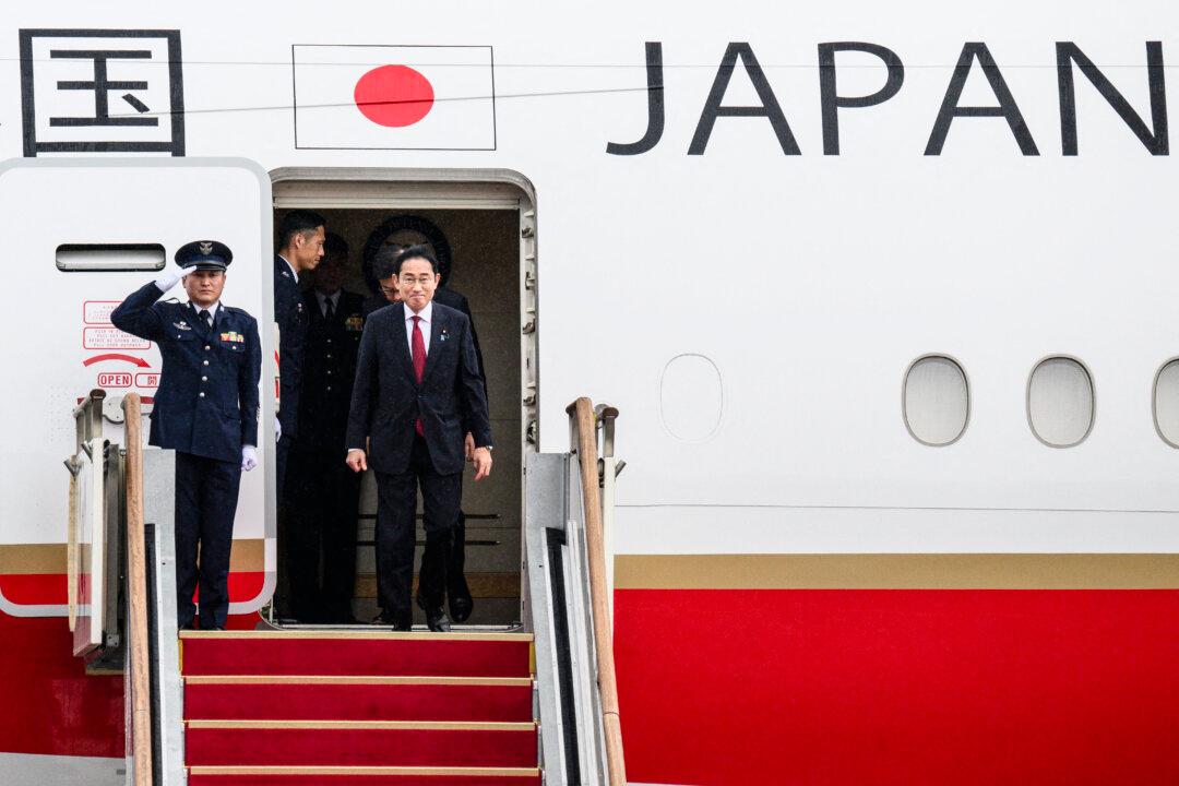Chinese, Japanese Leaders Head to Seoul for First Trilateral Summit Since 2019