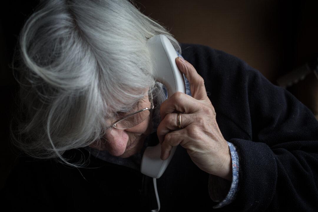 £28.7 Million Lost to Courier Scams Targeting Elderly