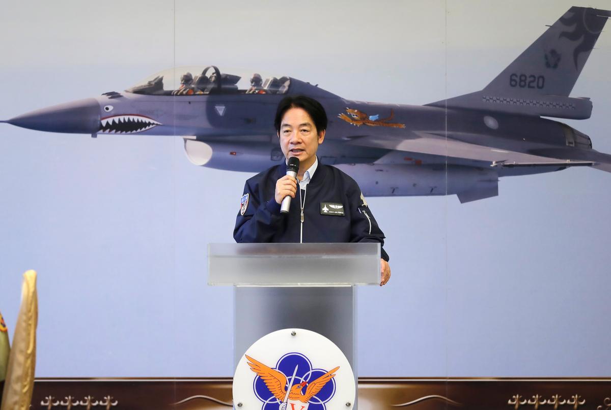 CCP Faction Trying to Incite Chinese Leader to Attack Taiwan: Professor