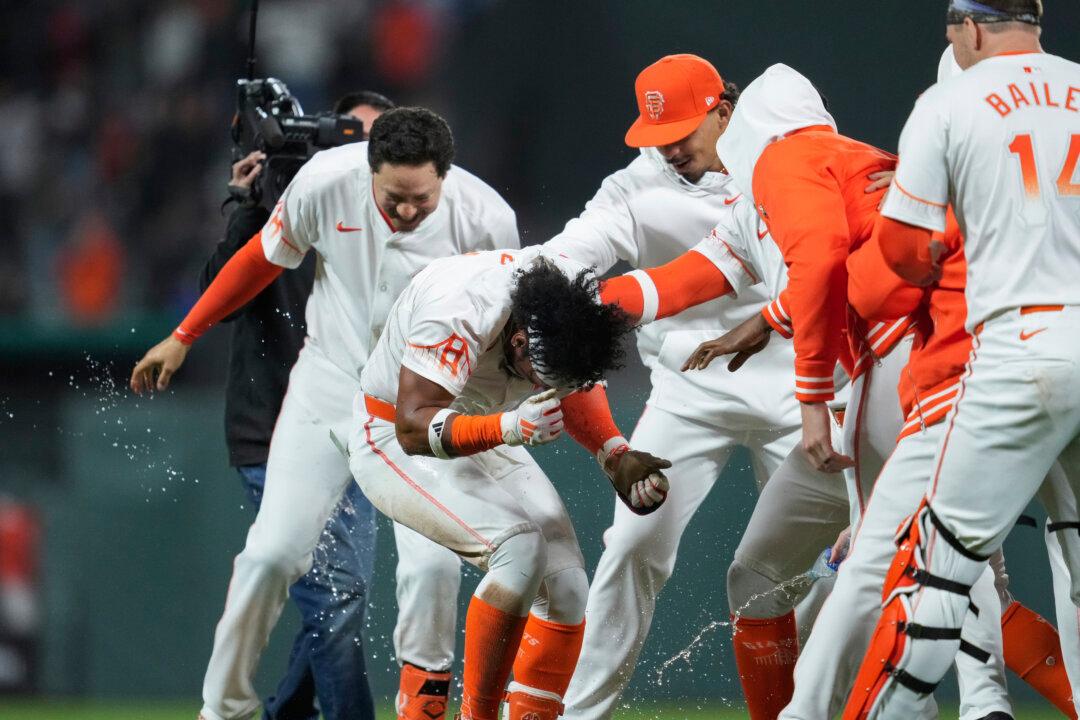 Five Giants Relievers Blank Phillies in 1–0, 10-inning Victory