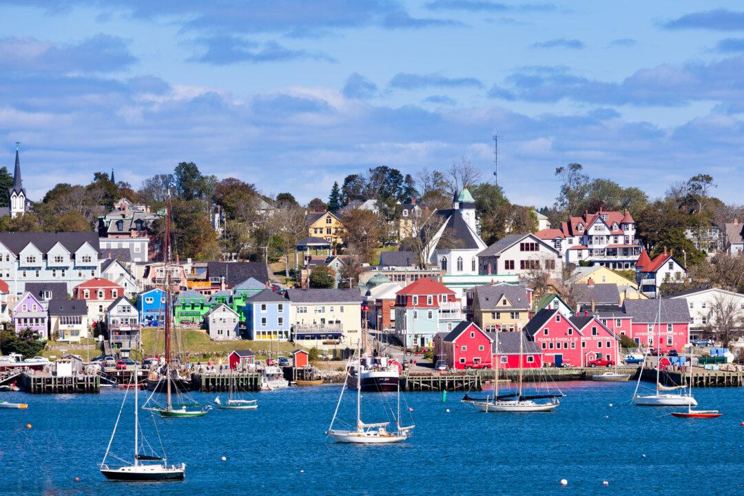 8 Canadian Coastal Spots for a Summer Vacation