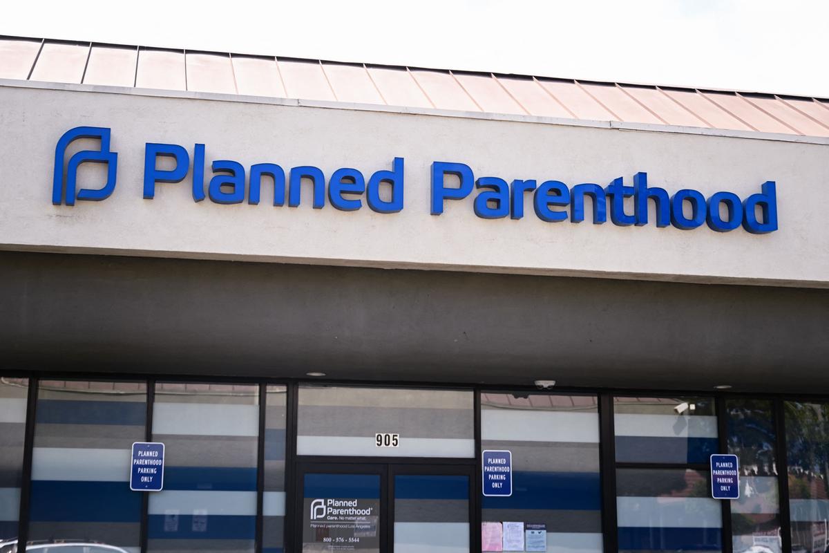 Planned Parenthood Regains Access to Medicaid Funding After Congress Fails to Renew Ban