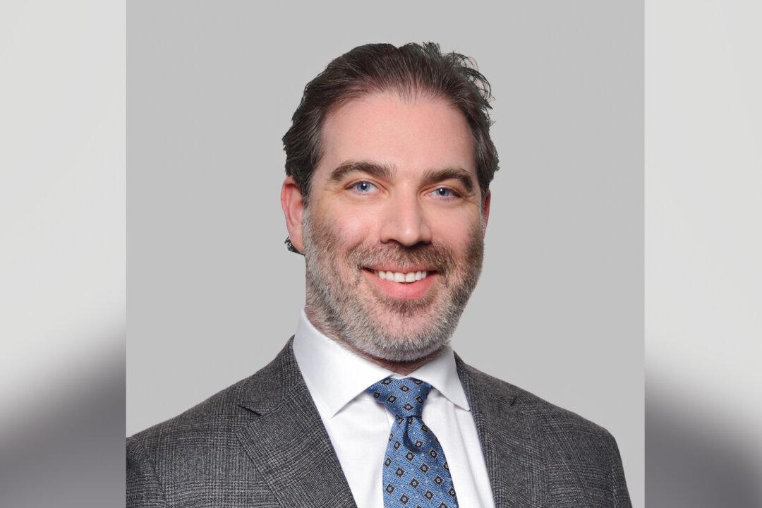 Lawyers to Drop Pro-Israel Mayor of Montreal Suburb After He Opposed Gaza Immigration