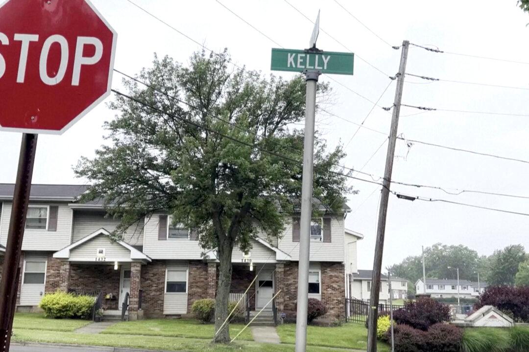 Overnight Shooting in Ohio Street Kills 1 and Wounds 24: Police