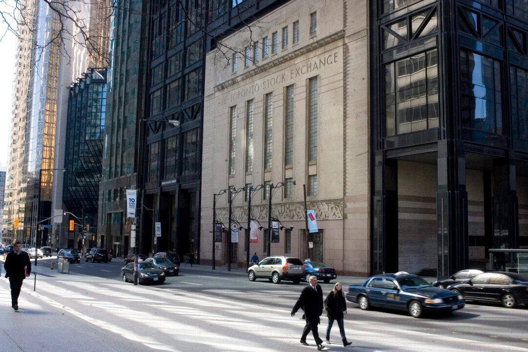 Global Market Turmoil: Canadian Investors Brace for Economic Storm