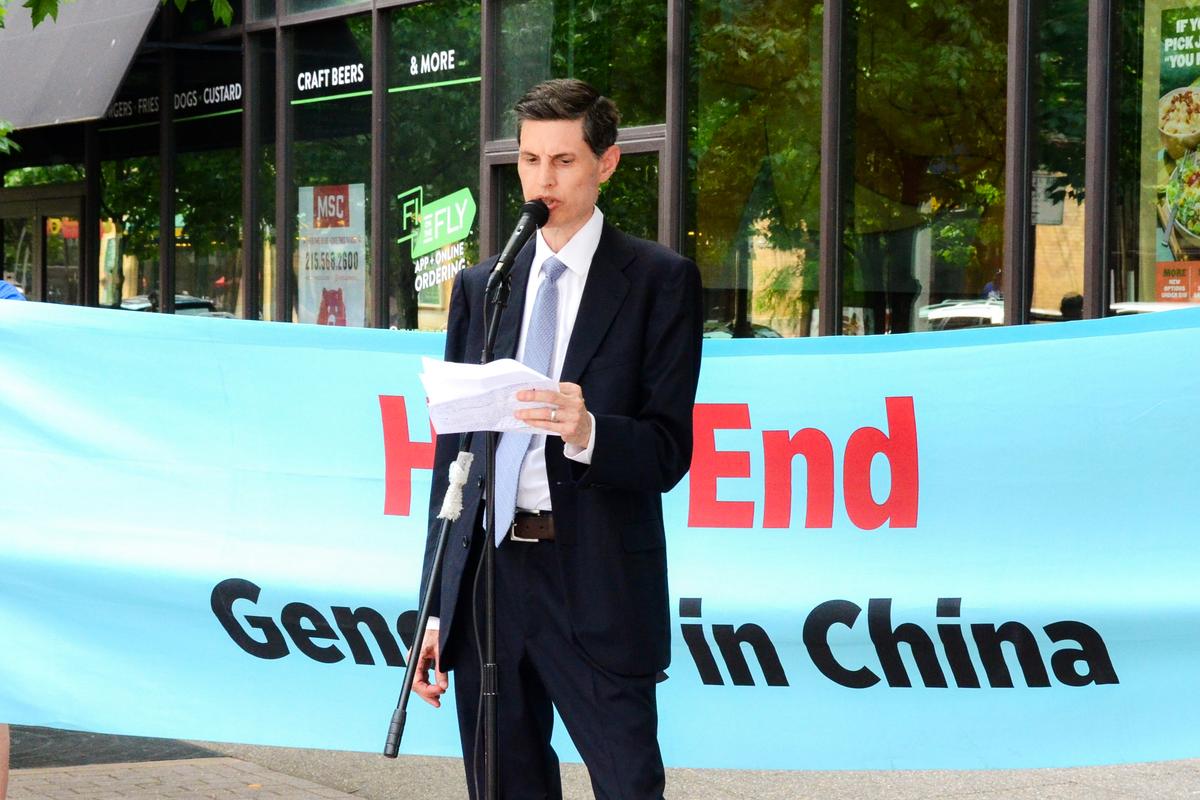 Alejandro Centurion, MD, Associate Director of Medical Affairs at DAFOH, speaks at a rally outside the American Transplant Congress 2024 in Philadelphia on June 2, 2024. (Frank Liang/The Epoch Times)